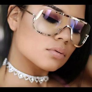 Sexy Eyewear to enhance femininity